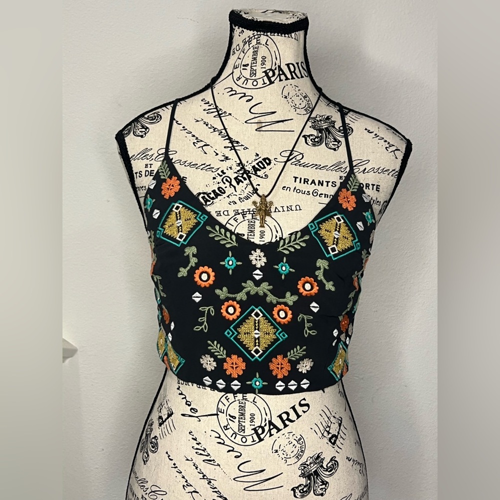Embroidered dark gray Crop Top